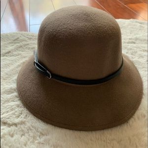 Fabulous brown/ beige felt hat